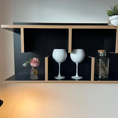 Cozy Modern Next To Easy Side Galley Apartment