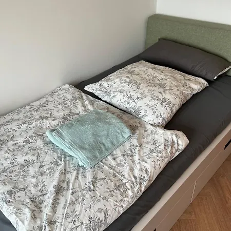 Cozy Modern Next To Easy Side Galley Apartment *